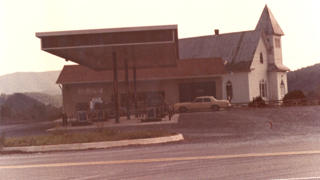 Exxon Service Station in Bastian
